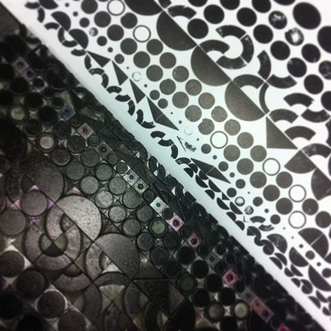 Image of a lead printing material and a side by side